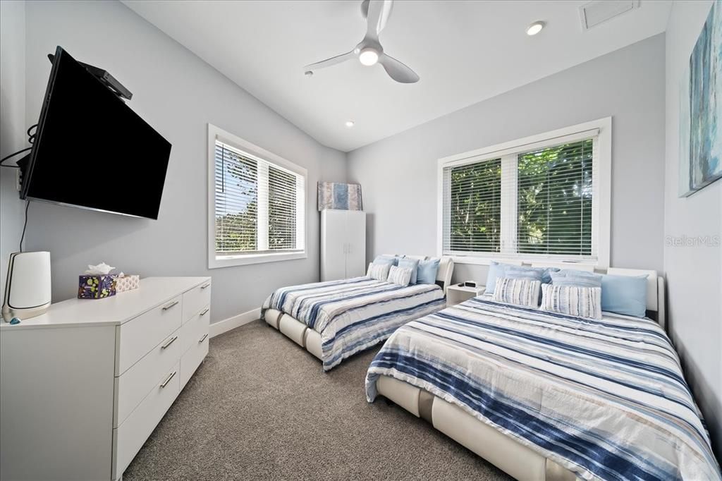 待售: $3,900,000 (6 贝兹, 6 浴室, 4781 平方英尺)