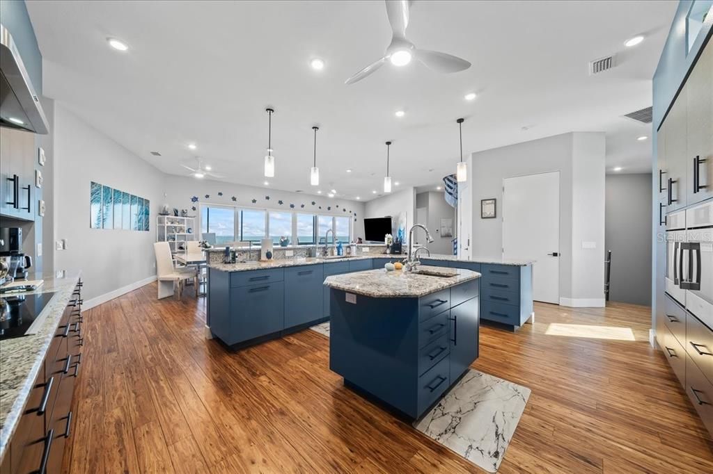 待售: $3,900,000 (6 贝兹, 6 浴室, 4781 平方英尺)