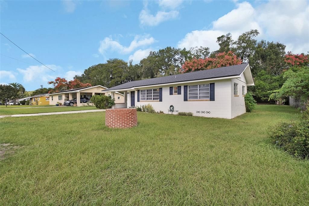 Active With Contract: $252,900 (3 beds, 1 baths, 1204 Square Feet)