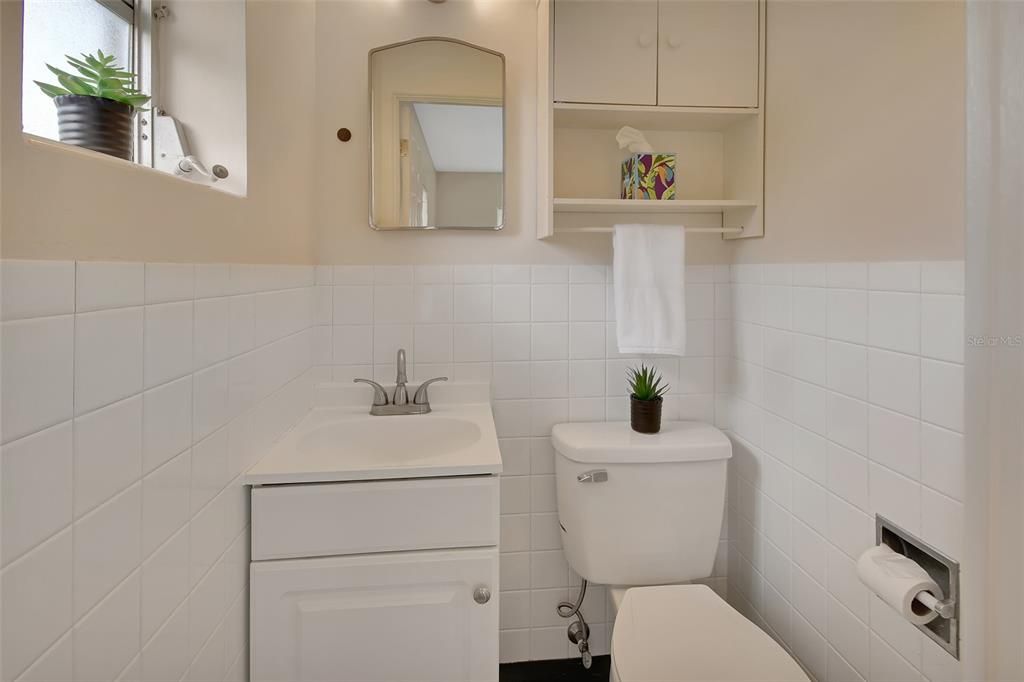 Active With Contract: $252,900 (3 beds, 1 baths, 1204 Square Feet)