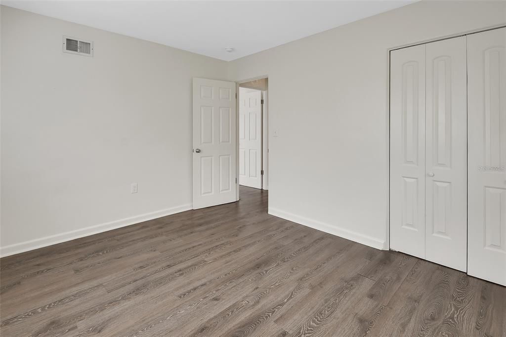 Active With Contract: $252,900 (3 beds, 1 baths, 1204 Square Feet)