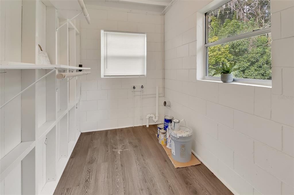 Active With Contract: $252,900 (3 beds, 1 baths, 1204 Square Feet)