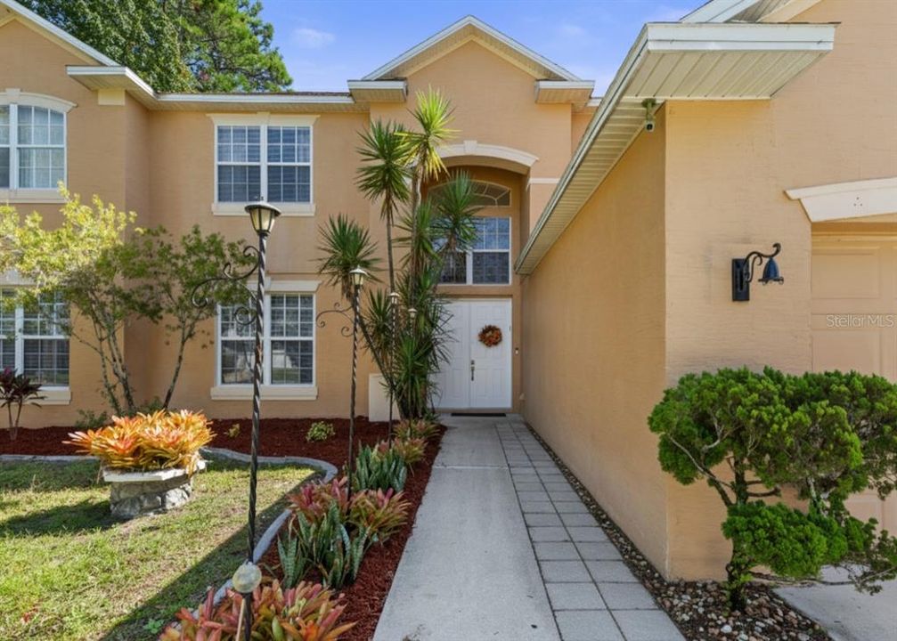 For Sale: $735,000 (6 beds, 3 baths, 3957 Square Feet)