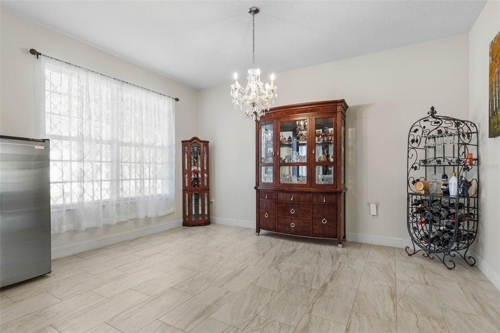 For Sale: $735,000 (6 beds, 3 baths, 3957 Square Feet)