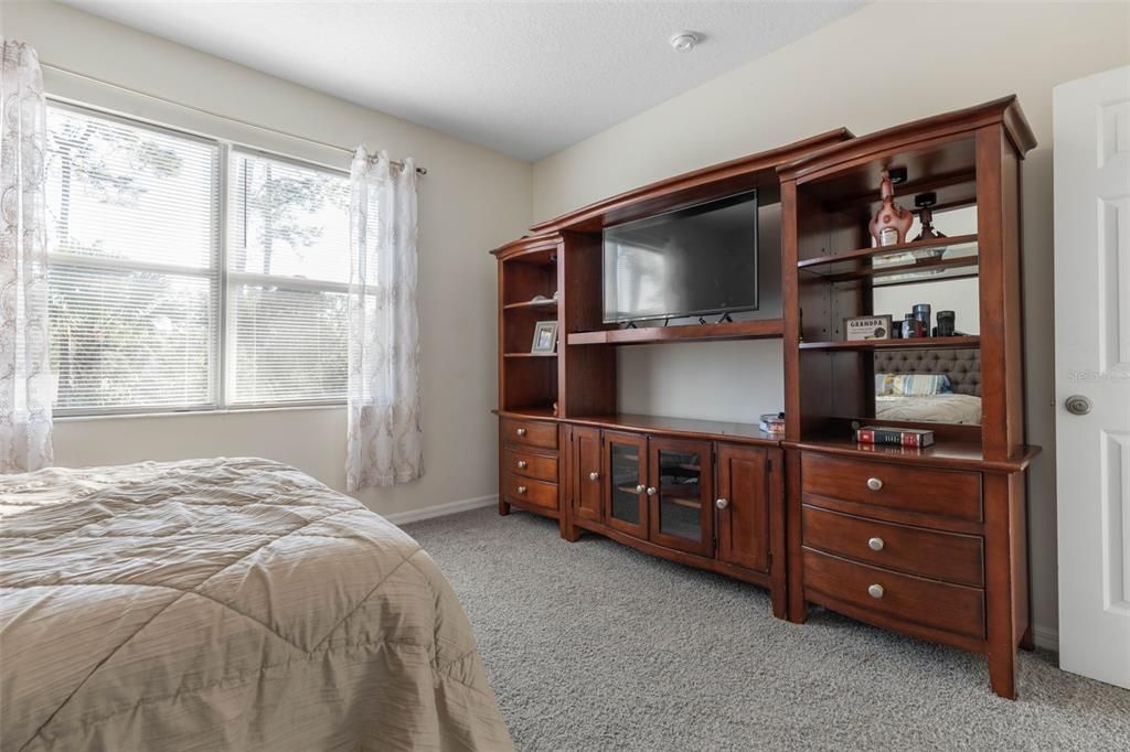 For Sale: $735,000 (6 beds, 3 baths, 3957 Square Feet)