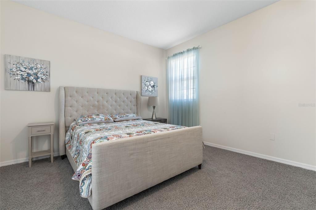 For Sale: $735,000 (6 beds, 3 baths, 3957 Square Feet)