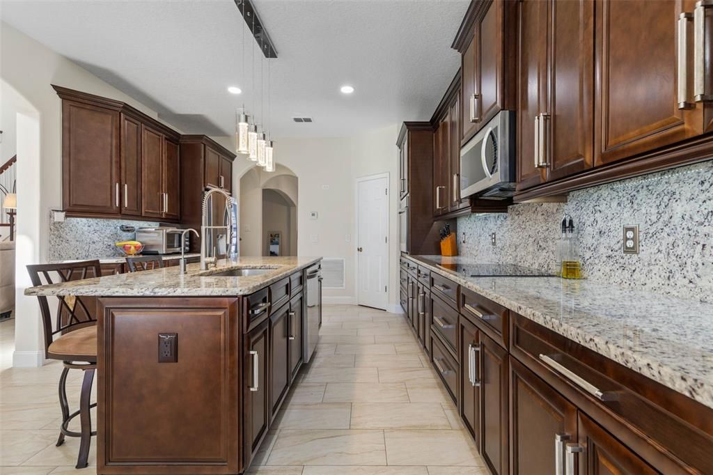 For Sale: $735,000 (6 beds, 3 baths, 3957 Square Feet)