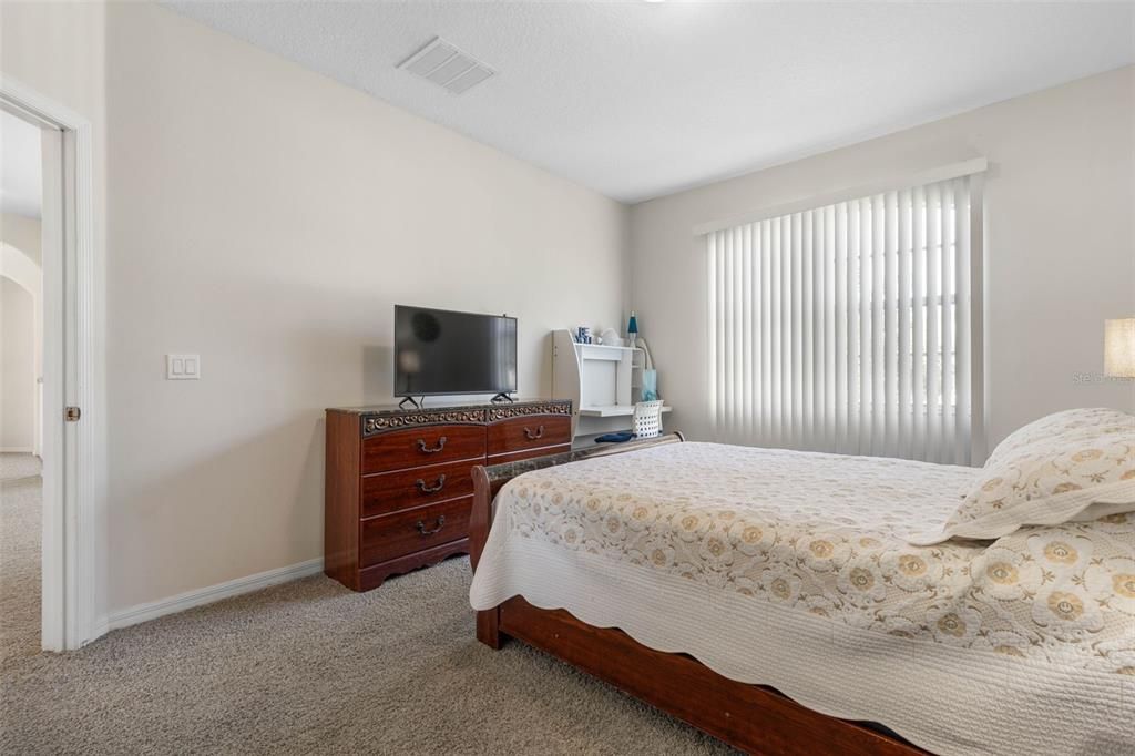 For Sale: $735,000 (6 beds, 3 baths, 3957 Square Feet)