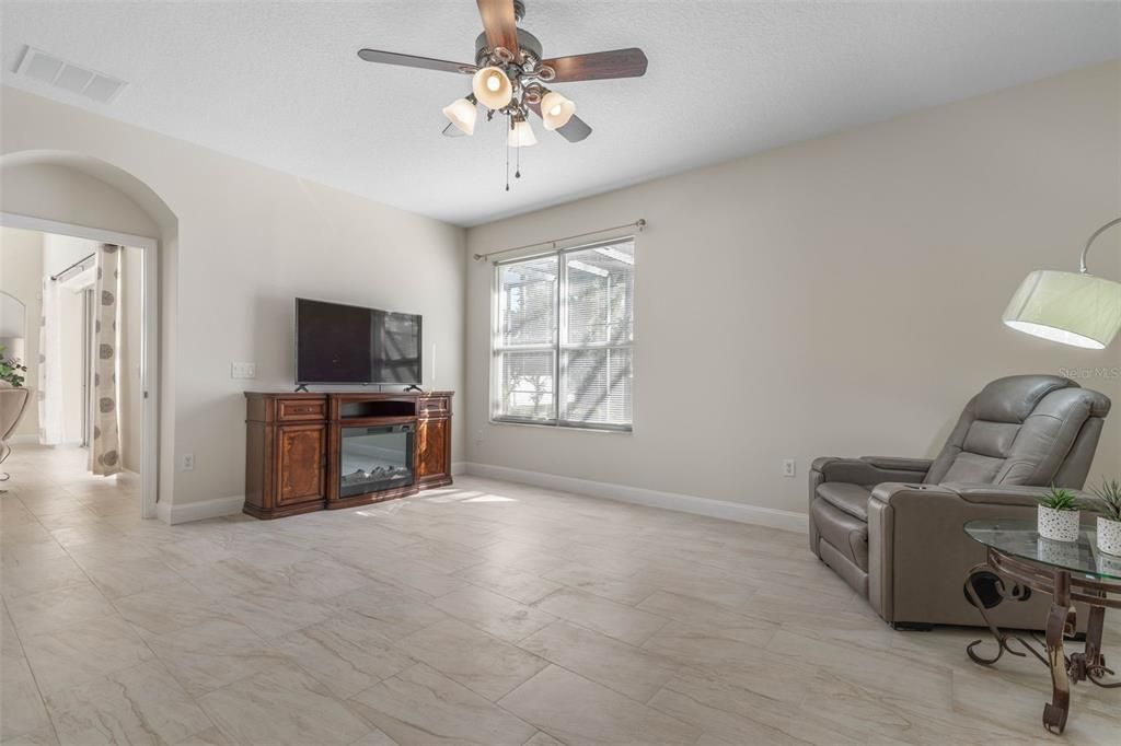 For Sale: $735,000 (6 beds, 3 baths, 3957 Square Feet)