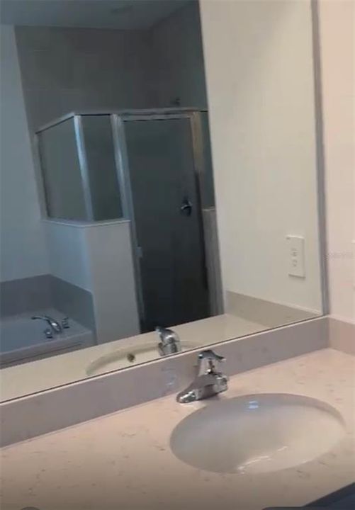 For Rent: $2,400 (4 beds, 2 baths, 1912 Square Feet)