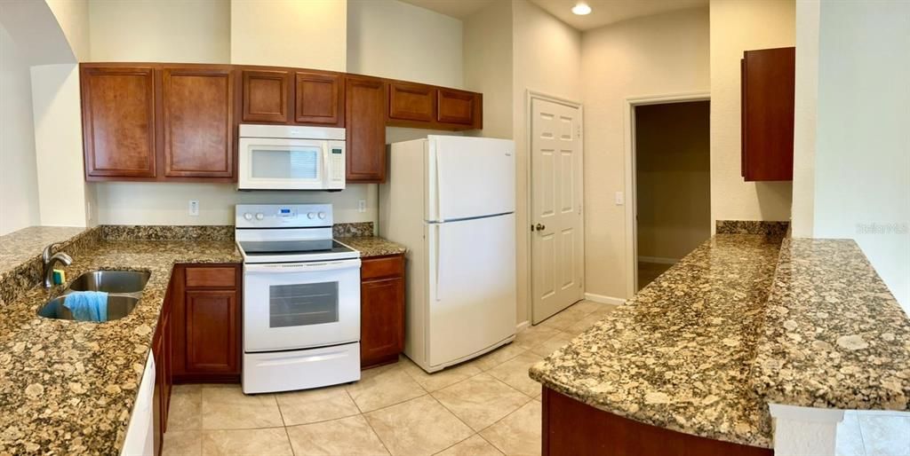 For Rent: $2,300 (3 beds, 2 baths, 2086 Square Feet)