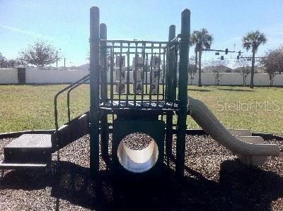 For Rent: $2,300 (3 beds, 2 baths, 2086 Square Feet)