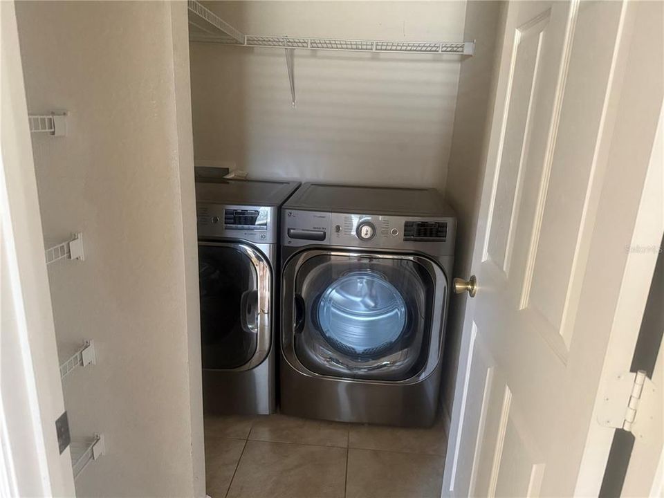 For Rent: $2,300 (3 beds, 2 baths, 2086 Square Feet)