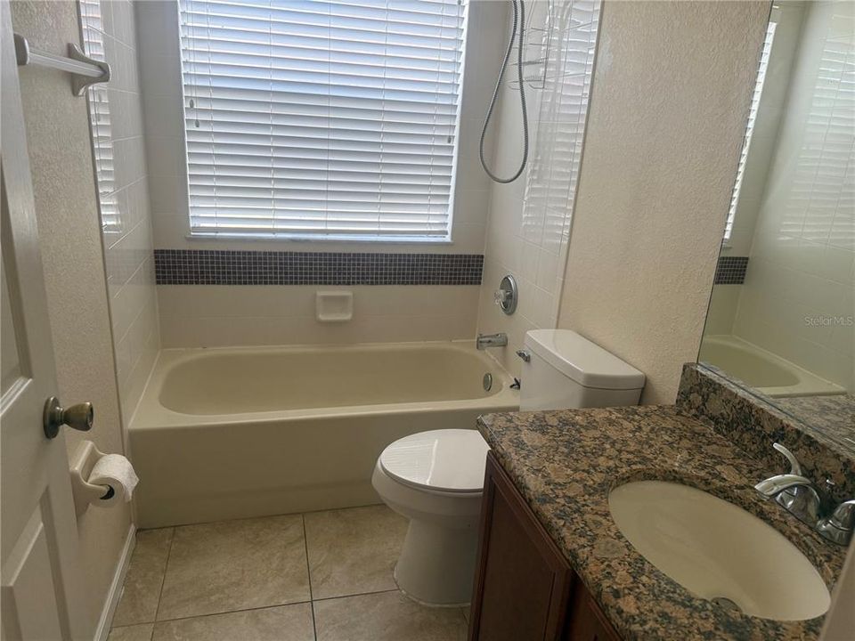 For Rent: $2,300 (3 beds, 2 baths, 2086 Square Feet)