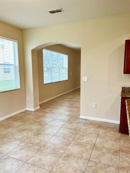 For Rent: $2,300 (3 beds, 2 baths, 2086 Square Feet)