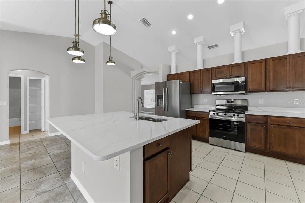 待售: $325,000 (3 贝兹, 2 浴室, 2000 平方英尺)