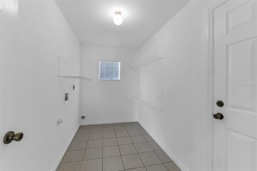 待售: $325,000 (3 贝兹, 2 浴室, 2000 平方英尺)