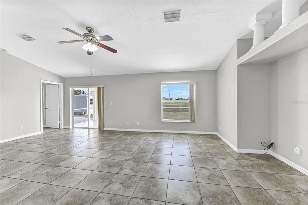 待售: $325,000 (3 贝兹, 2 浴室, 2000 平方英尺)