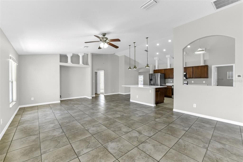 待售: $325,000 (3 贝兹, 2 浴室, 2000 平方英尺)