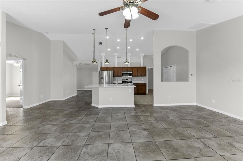 待售: $325,000 (3 贝兹, 2 浴室, 2000 平方英尺)