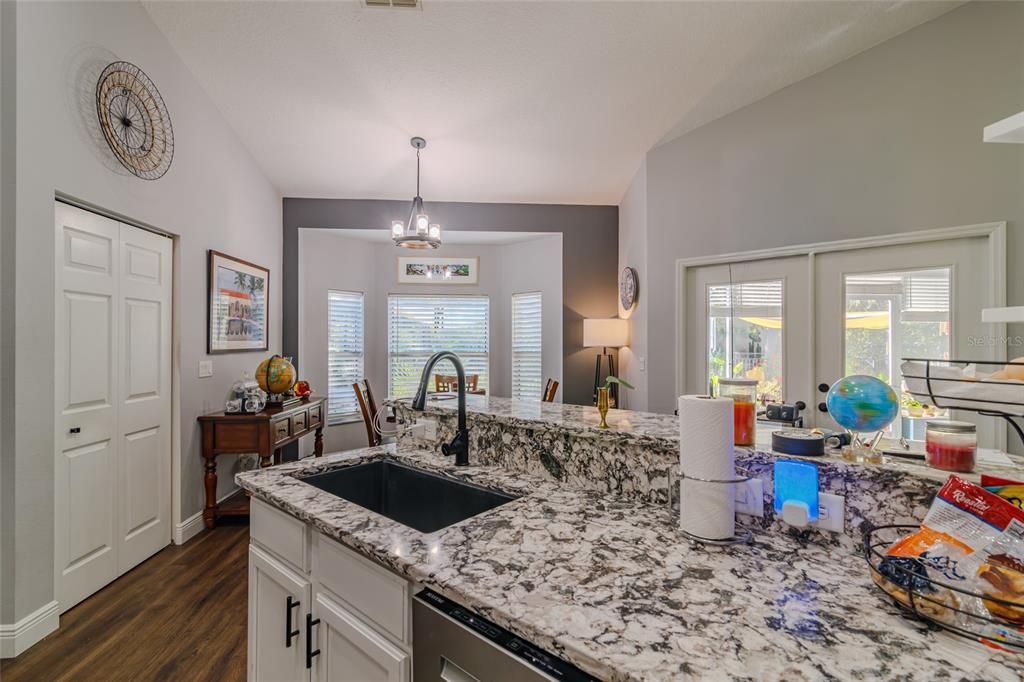 待售: $592,000 (3 贝兹, 2 浴室, 2181 平方英尺)