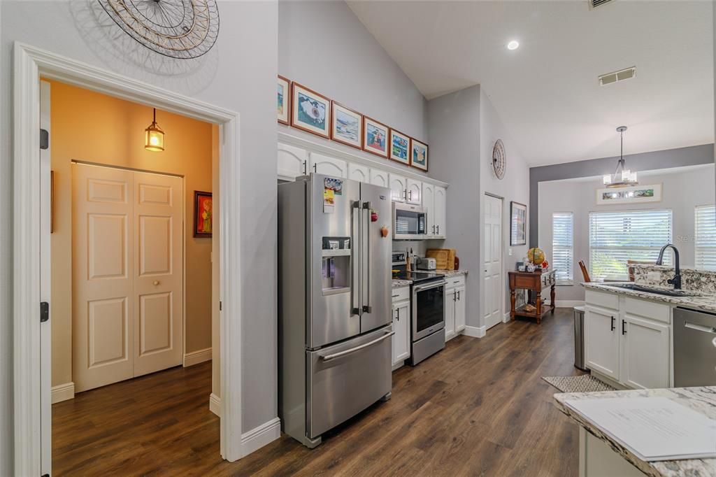 待售: $592,000 (3 贝兹, 2 浴室, 2181 平方英尺)