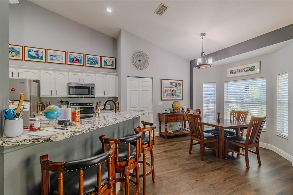 待售: $592,000 (3 贝兹, 2 浴室, 2181 平方英尺)