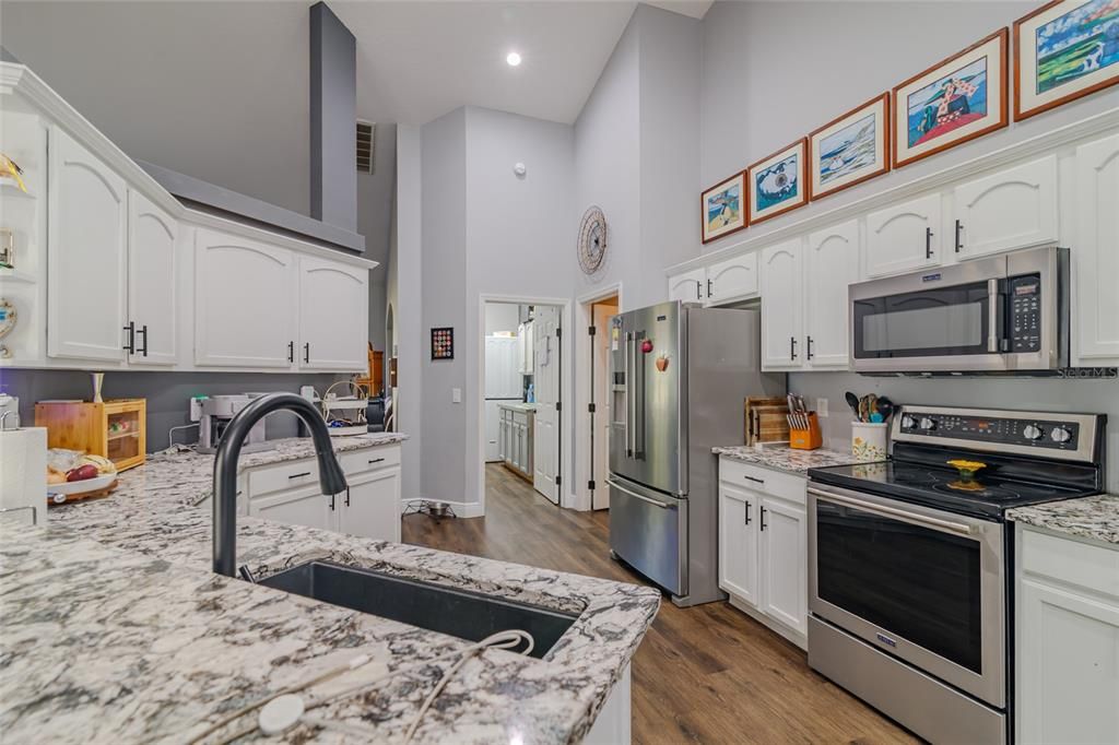 待售: $592,000 (3 贝兹, 2 浴室, 2181 平方英尺)