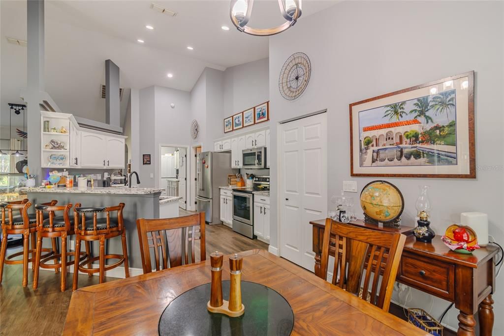 待售: $592,000 (3 贝兹, 2 浴室, 2181 平方英尺)