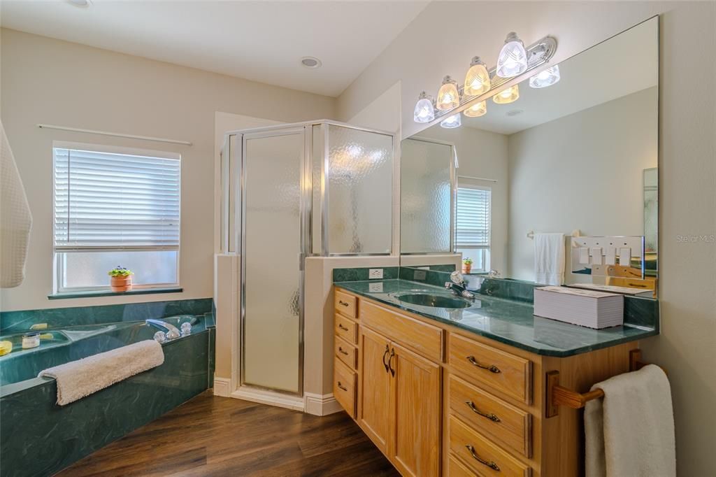 待售: $592,000 (3 贝兹, 2 浴室, 2181 平方英尺)