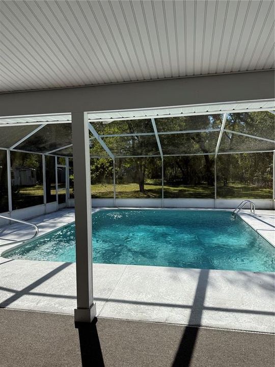 Active With Contract: $409,900 (3 beds, 2 baths, 2084 Square Feet)