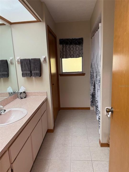 Active With Contract: $409,900 (3 beds, 2 baths, 2084 Square Feet)