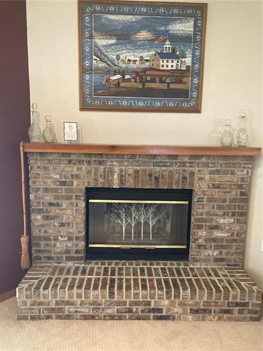 Active With Contract: $409,900 (3 beds, 2 baths, 2084 Square Feet)