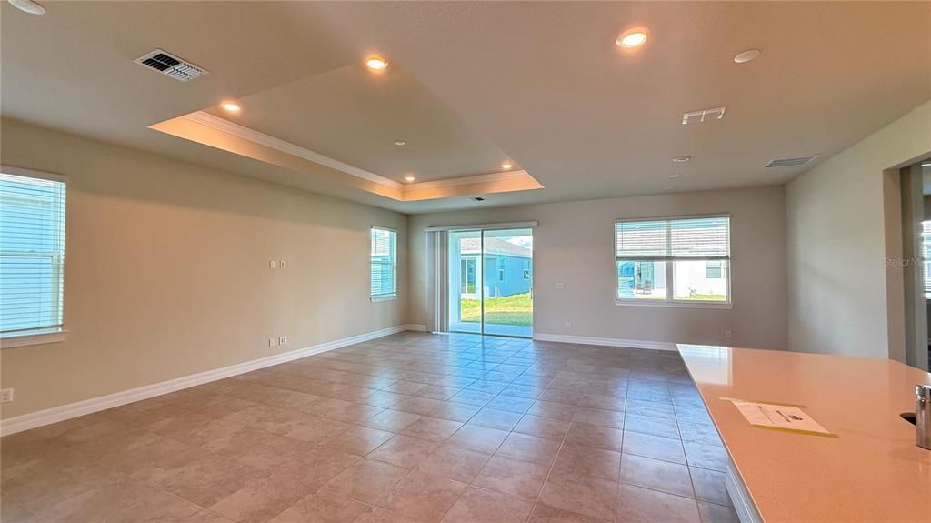 出租: $2,650 (4 贝兹, 3 浴室, 2258 平方英尺)