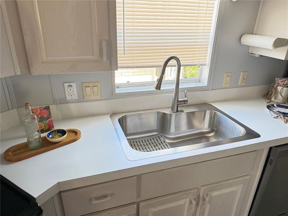 For Sale: $195,000 (2 beds, 2 baths, 1024 Square Feet)