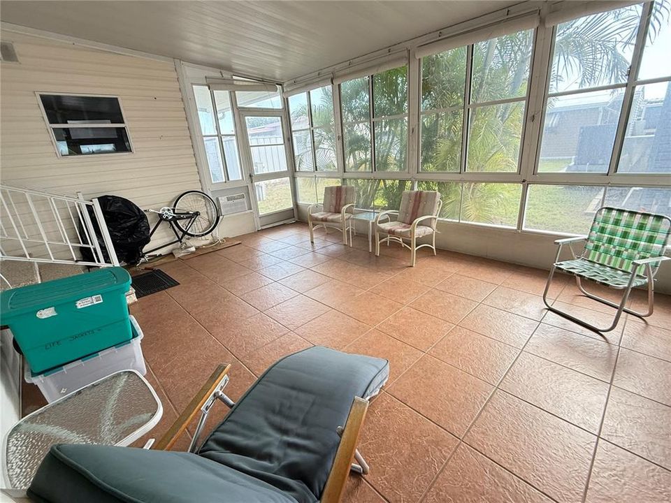 For Sale: $195,000 (2 beds, 2 baths, 1024 Square Feet)