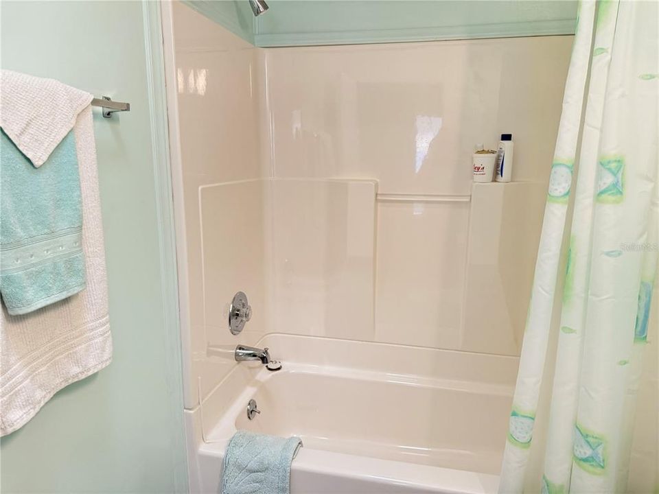 For Sale: $195,000 (2 beds, 2 baths, 1024 Square Feet)