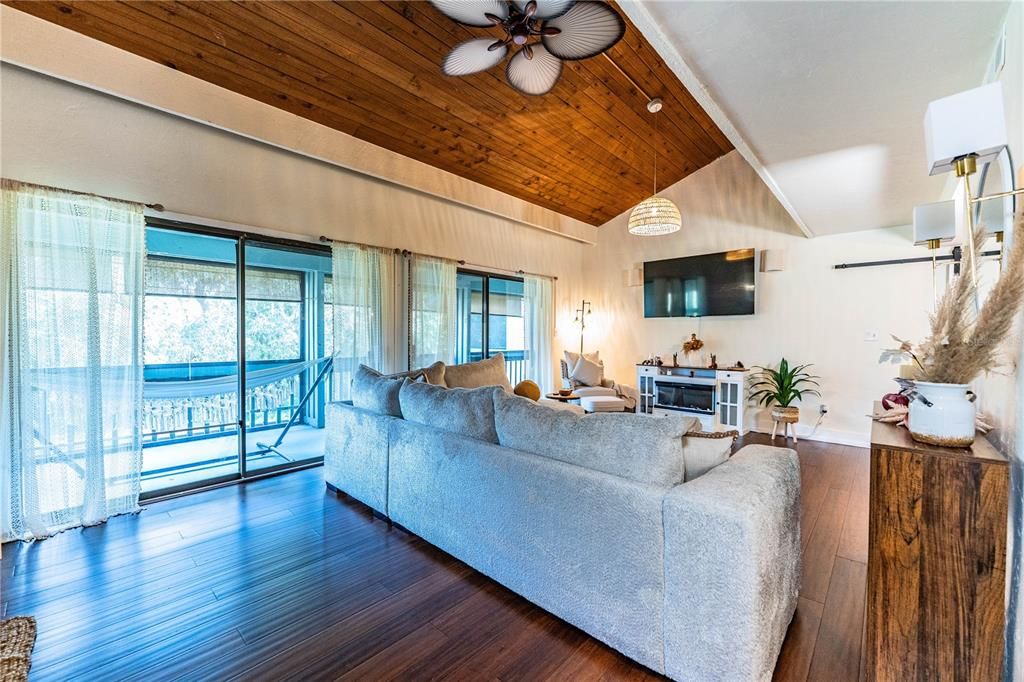 En Venta: $150,000 (2 camas, 2 baños, 1123 Pies cuadrados)