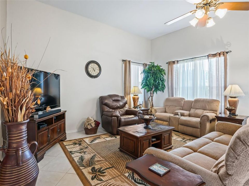 En Venta: $470,000 (3 camas, 2 baños, 1729 Pies cuadrados)