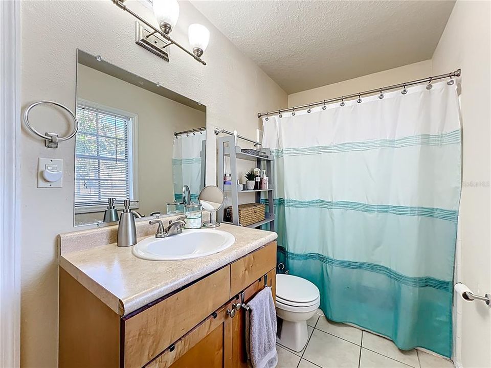 For Sale: $200,000 (1 beds, 1 baths, 694 Square Feet)