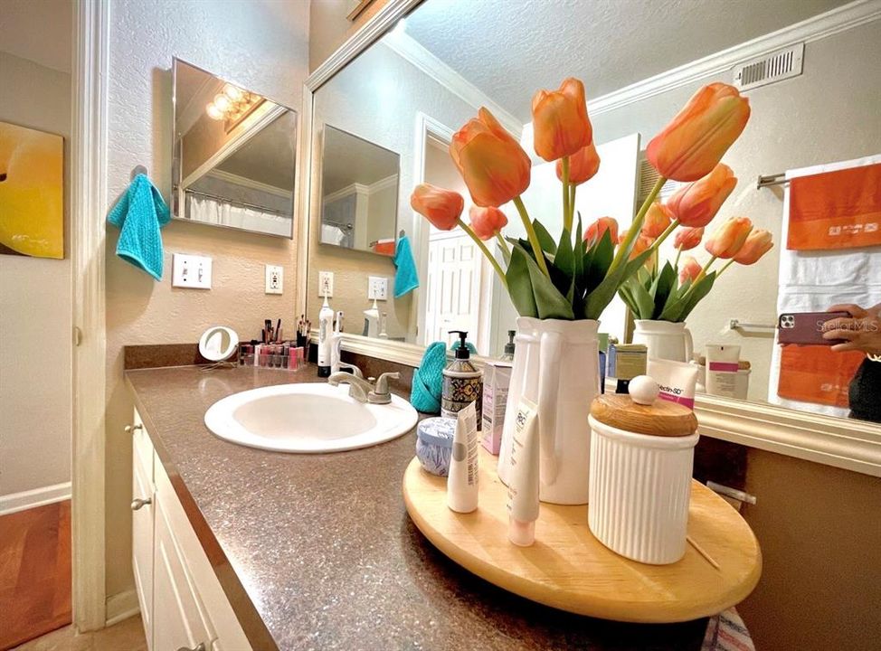 For Rent: $1,550 (1 beds, 1 baths, 792 Square Feet)