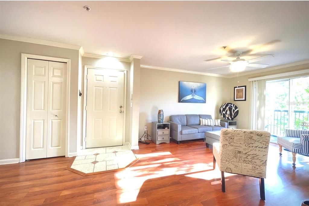 For Rent: $1,550 (1 beds, 1 baths, 792 Square Feet)