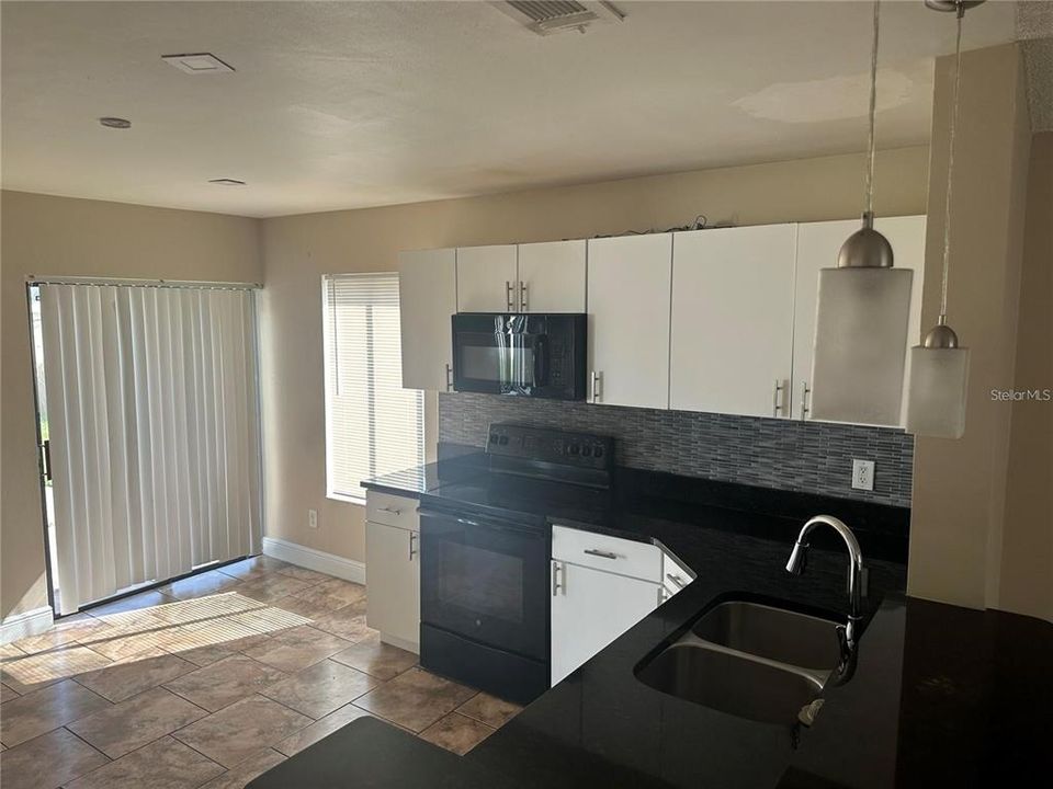 Active With Contract: $2,600 (4 beds, 2 baths, 1916 Square Feet)