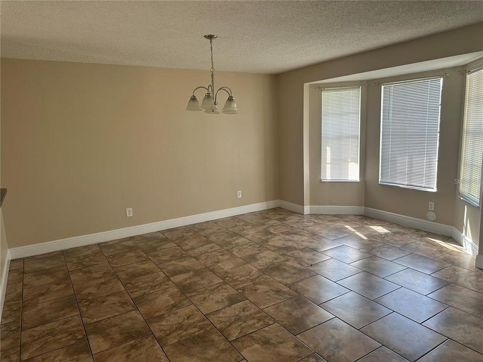 Active With Contract: $2,600 (4 beds, 2 baths, 1916 Square Feet)