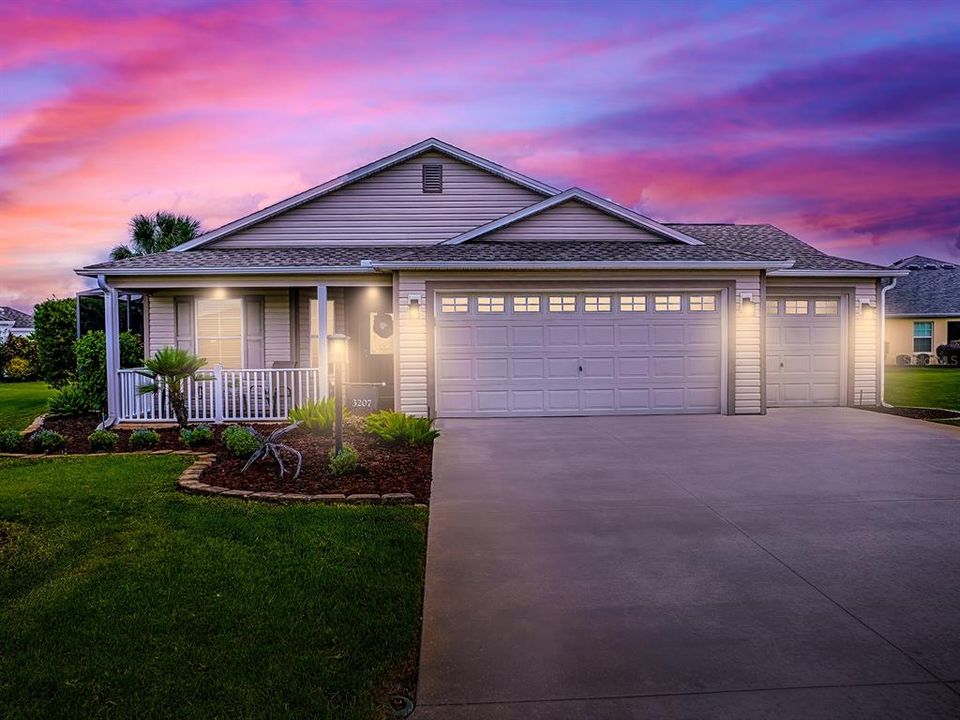 Под контрактом: $410,000 (3 спален, 2 ванн, 1508 Квадратных фут)