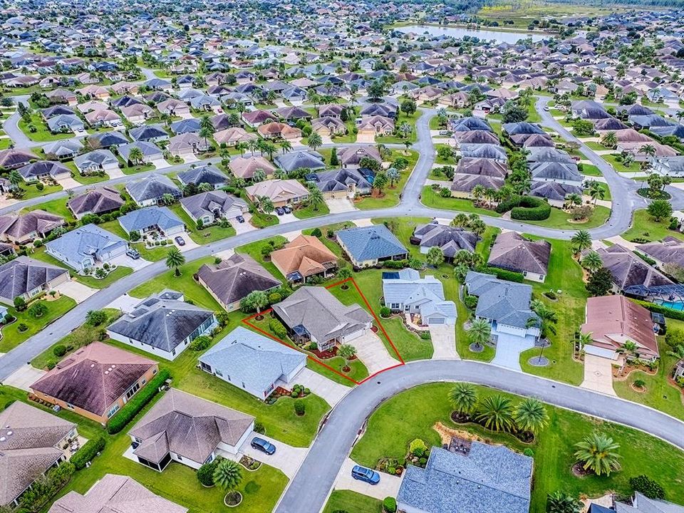 Под контрактом: $410,000 (3 спален, 2 ванн, 1508 Квадратных фут)