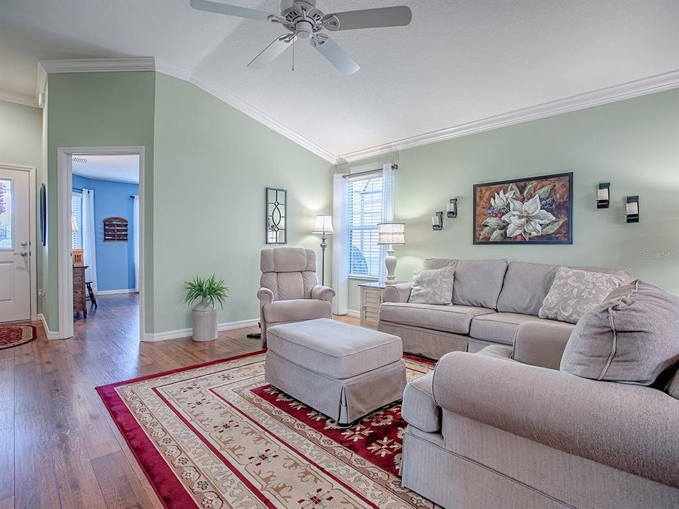 Под контрактом: $410,000 (3 спален, 2 ванн, 1508 Квадратных фут)