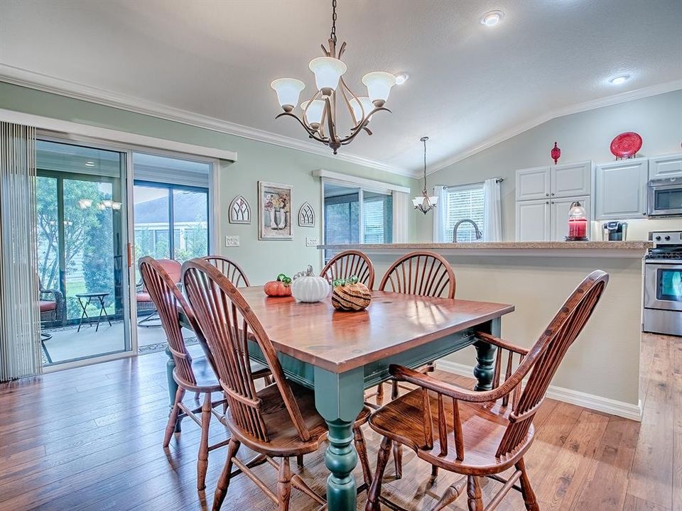 Под контрактом: $410,000 (3 спален, 2 ванн, 1508 Квадратных фут)