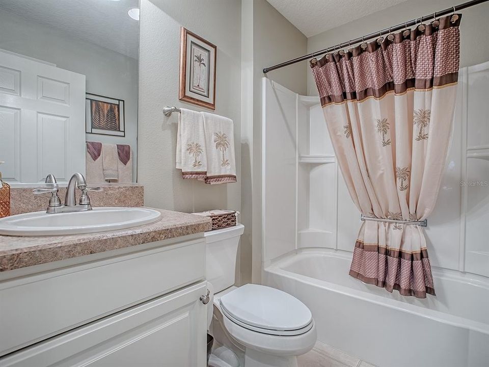 Под контрактом: $410,000 (3 спален, 2 ванн, 1508 Квадратных фут)