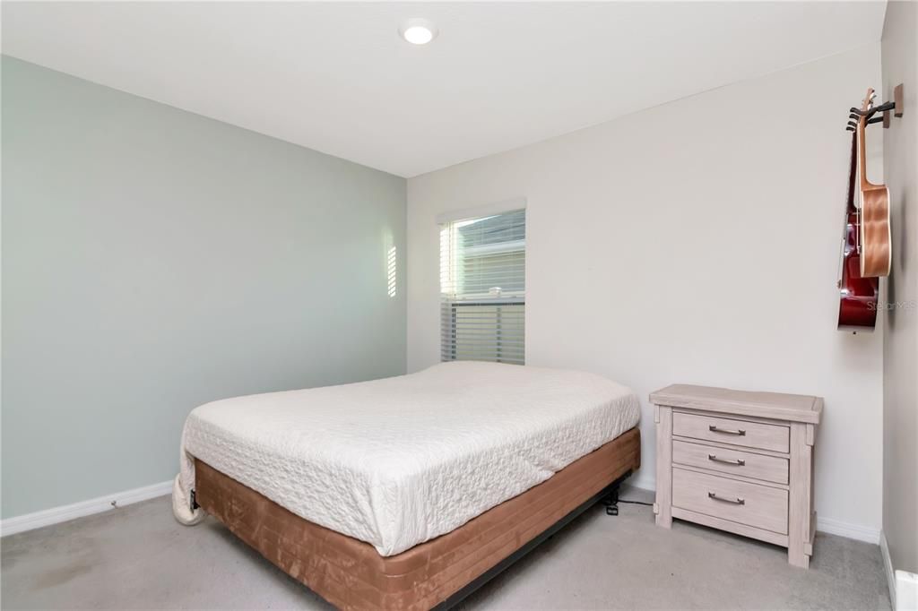 待售: $375,000 (4 贝兹, 2 浴室, 1846 平方英尺)